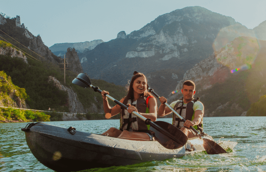 couple faisant du kayak